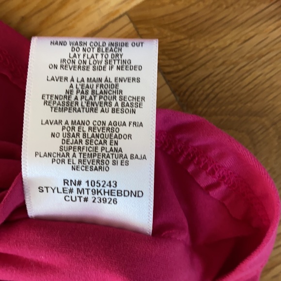 NWT  Bobeau V-Neck Butter Top in Fuchsia - Picture 8 of 11